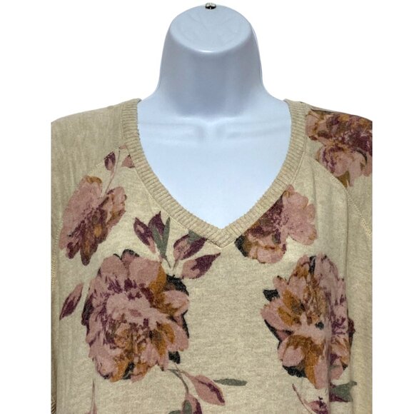 NWT-Women's Size XL Pullover Top Multi-Color V-Neck Floral Design By-Maurices - Picture 3 of 4